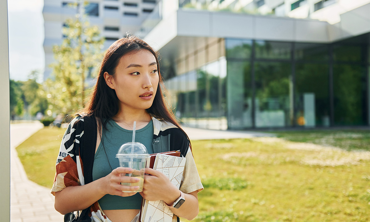 study-summer-abroad-group-vs-solo-02 study summer abroad group vs solo