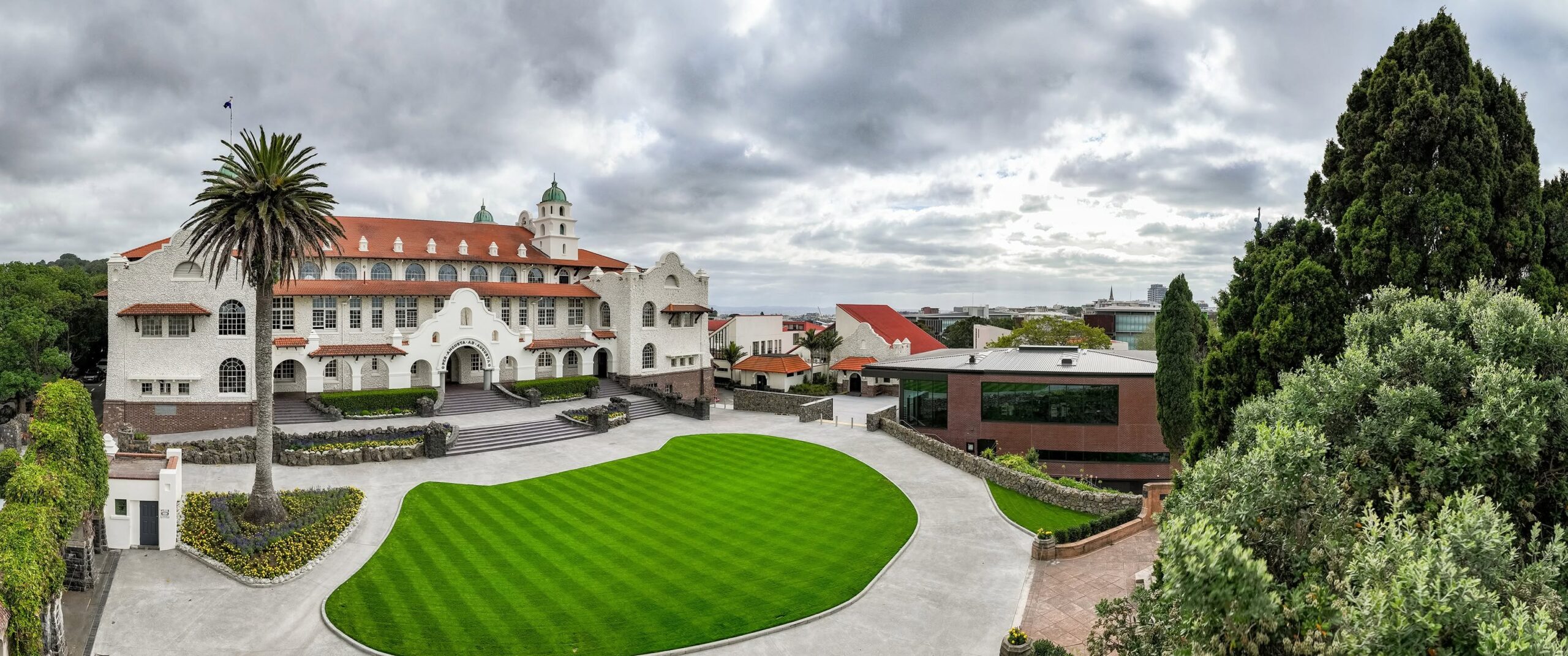 Auckland Grammar รูป